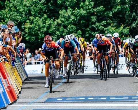 Tour Down Under cyclists race to the finish line.