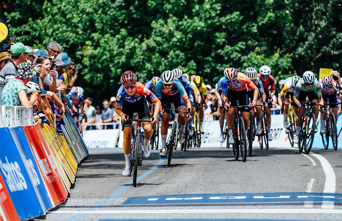 Tour Down Under cyclists race to the finish line.